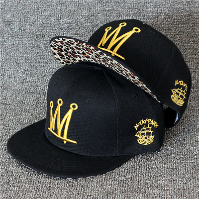 Καπέλα με έγχρωμο κέντημα κατάλληλα για άντρες και γυναίκες