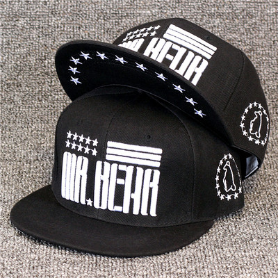 Καπέλα με έγχρωμο κέντημα κατάλληλα για άντρες και γυναίκες