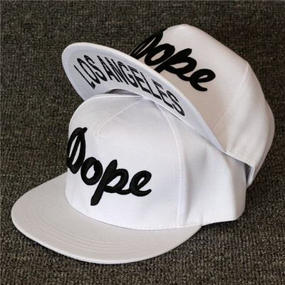 Καπέλα με έγχρωμο κέντημα κατάλληλα για άντρες και γυναίκες