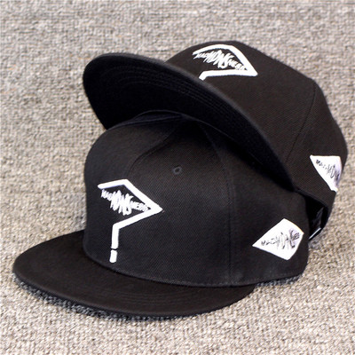 Καπέλα με έγχρωμο κέντημα κατάλληλα για άντρες και γυναίκες