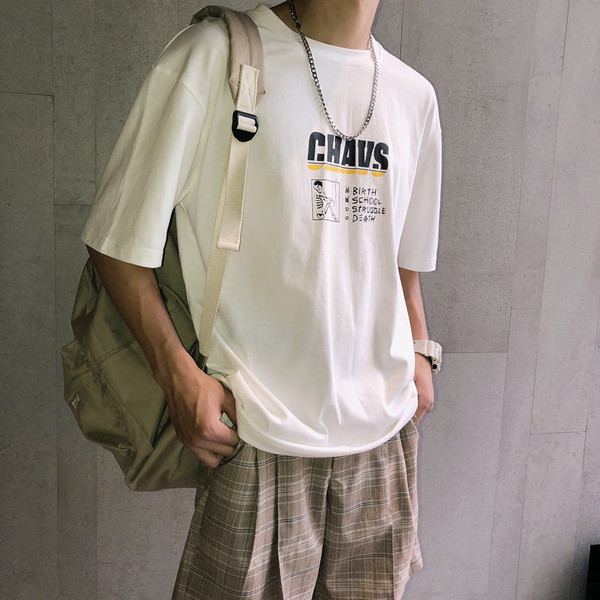 Férfi széles póló színes nyomtatással