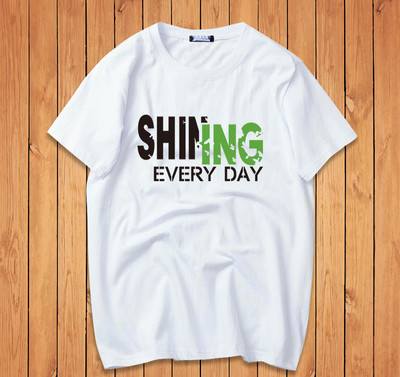 Ανδρικά μπλουζάκια με έγχρωμη εφαρμογή και επιγραφή