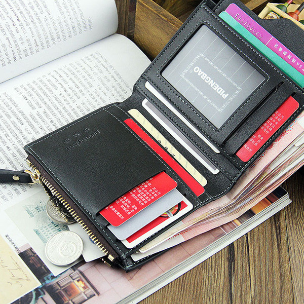 Ανδρικό άνετο πορτοφόλι σε μαύρο και καφέ χρώμα