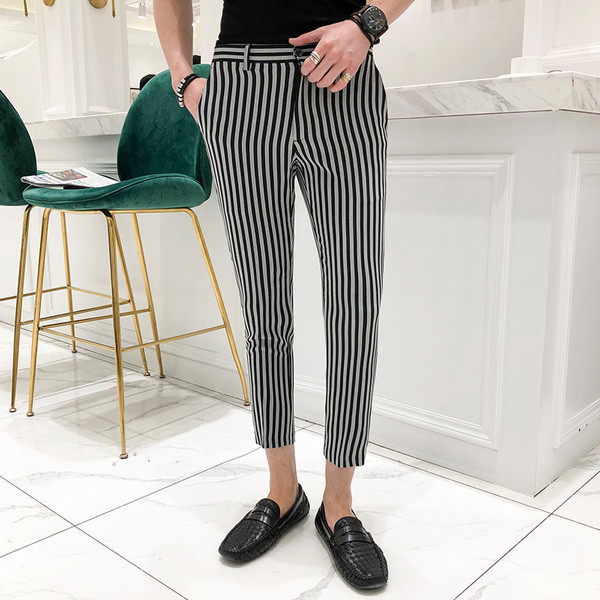 Μοντέρνα ανδρικά παντελόνια