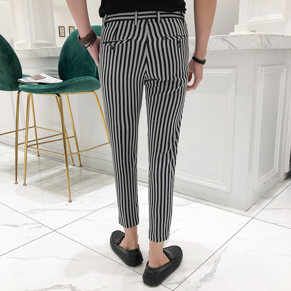 Μοντέρνα ανδρικά παντελόνια