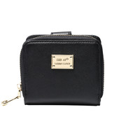 Δερμάτινο πορτοφόλι σε μαύρο χρώμα