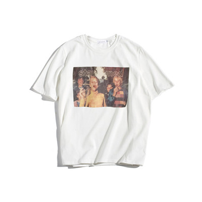 T-shirt για άνδρες με πολύχρωμες εφαρμογές και μοντέλο με μανίκια 3/4