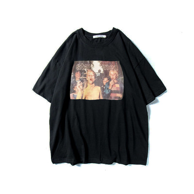 T-shirt για άνδρες με πολύχρωμες εφαρμογές και μοντέλο με μανίκια 3/4