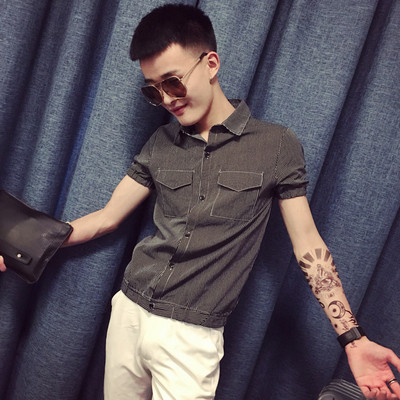 Ανδρικό μπλουζάκι με κολάρο και επιγραφές κατάλληλες για τη καθημερινή ζωή