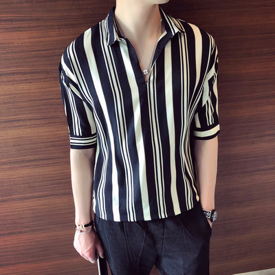 Ανδρικό μπλουζάκι με κολάρο και επιγραφές κατάλληλες για τη καθημερινή ζωή