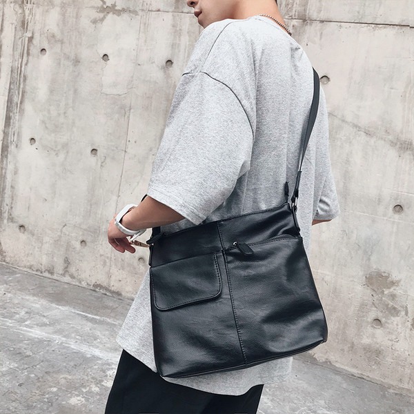 Casual ανδρική τσάντα σε μαύρο χρώμα 