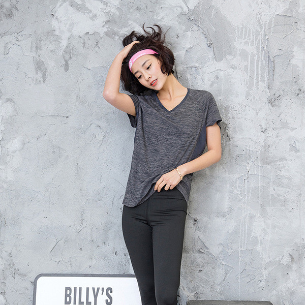 Γυναικείο μπλουζάκι με ντεκολτέ σε σχήμα V