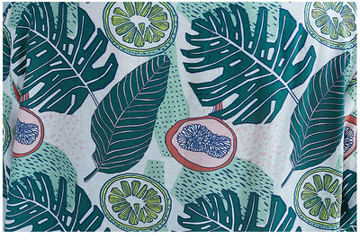 Μικρό μοντέλο μοντέρνο γυναικείο κοντομάνικο μπλουζάκι