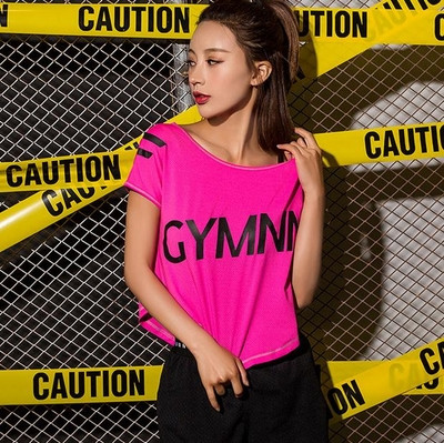 Γυναικεία αθλητική μπλούζα σε τρία χρώματα με επιγραφή