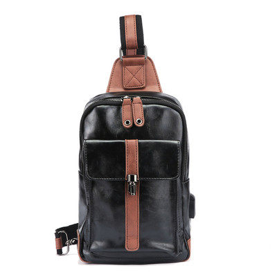 Μοντέρνα ανδρική τσάντα σε μαύρο χρώμα με καφέ στοιχεία