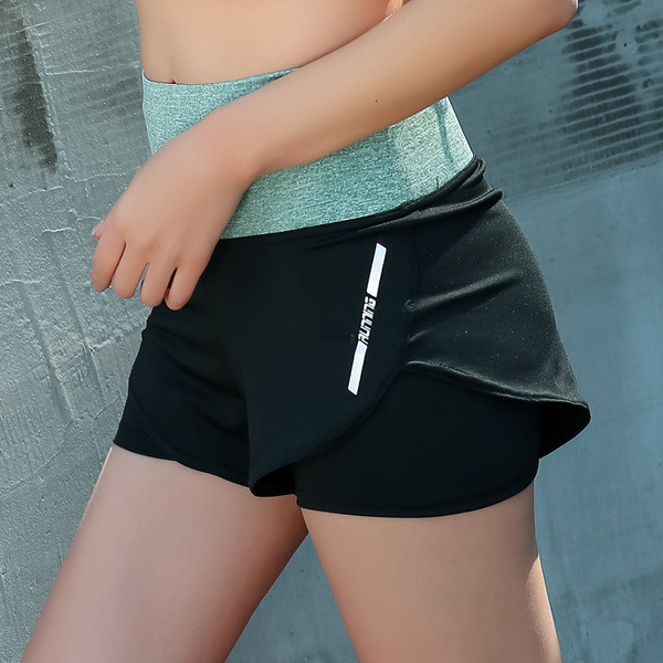 Αθλητικά σορτς σε υψηλή μέση σε τρία χρώματα