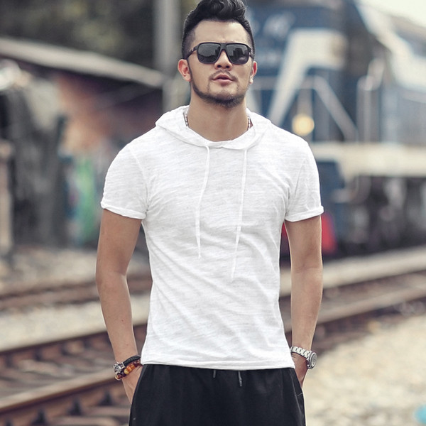 Мъжка изчистена тениска с качулка в няколко цвята