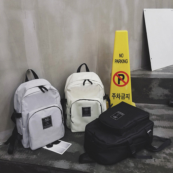 Άνετο ανδρικό σακίδιο με άσπρο, γκρι και μαύρο χρώμα