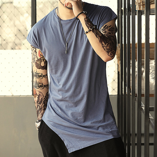 Мъжка модерна тениска разкроена в долната  част