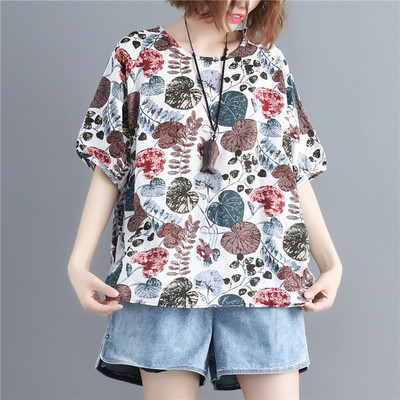 MAXI μεγέθους γυναικείο μπλουζάκι με κοντό μανίκι και floral μοτίβα