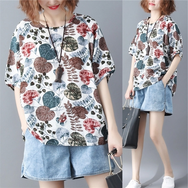  MAXI μεγέθους γυναικείο μπλουζάκι με κοντό μανίκι και floral μοτίβα