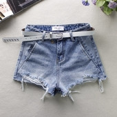 Γυναικεία παντελόνια σε ανοιχτό χρώμα