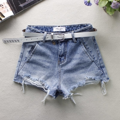 Γυναικεία παντελόνια σε ανοιχτό χρώμα