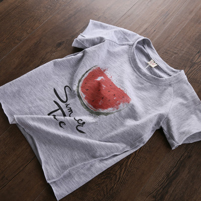 Καθημερινό παιδικό μπλουζάκι με εφαρμογή και επιγραφή σε διάφορα χρώματα