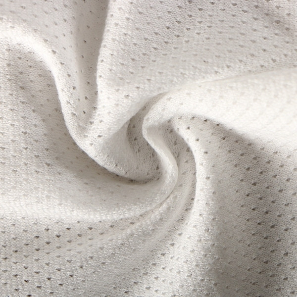 Gyerek szett három felsőrészből, fehér ruhában, díszítéssel