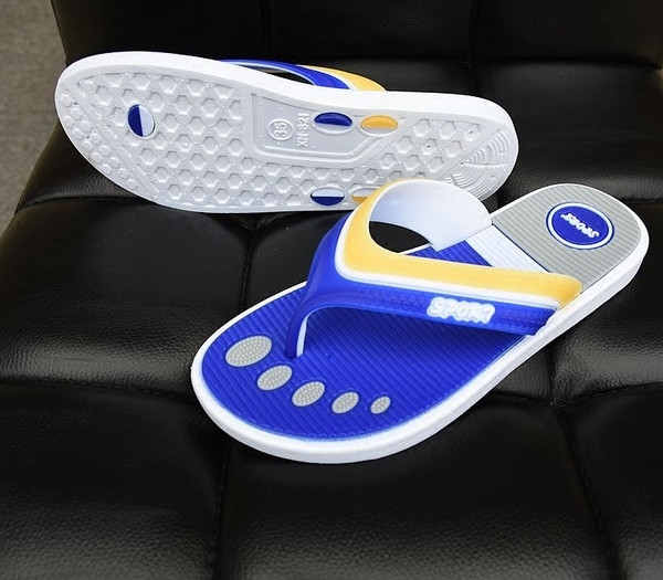 Άνετες παιδικές παντόφλες για αγόρια