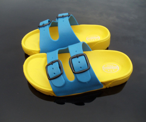 Άνετες παιδικές παντόφλες για αγόρια