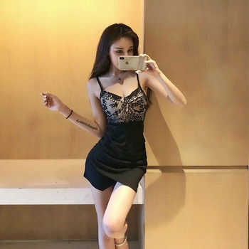 Γυναικεία κοντό μαύρο φόρεμα