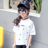 Παιδικό καθημερινό μπλουζάκι για κορίτσι σε λευκό και πράσινο με floral κεντήματα και επιγραφή