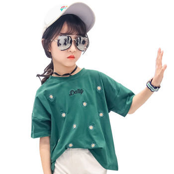 Παιδικό καθημερινό μπλουζάκι για κορίτσι σε λευκό και πράσινο με floral κεντήματα και επιγραφή