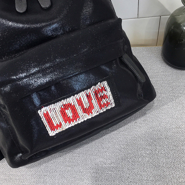 Παιδικό σακίδιο με επιγραφή κατάλληλο για τη καθημερινή ζωή σε διάφορα χρώματα