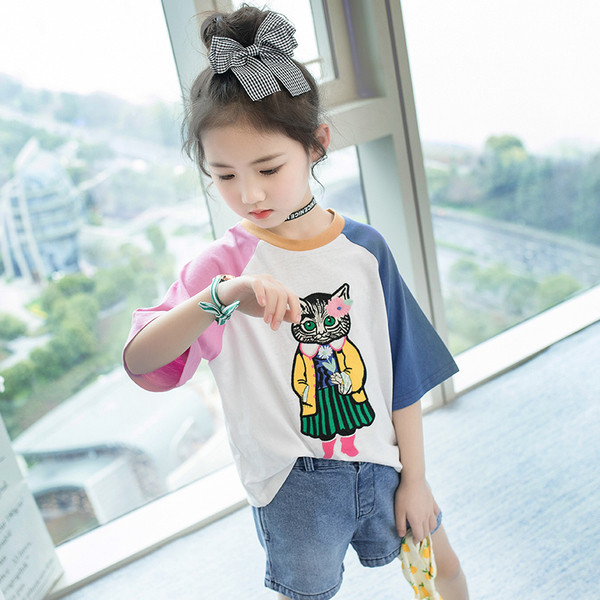 Μοντέρνο παιδικό μπλουζάκι  σε λευκό με εφαρμογές