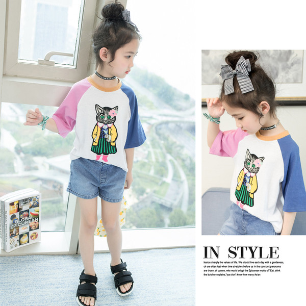 Μοντέρνο παιδικό μπλουζάκι  σε λευκό με εφαρμογές