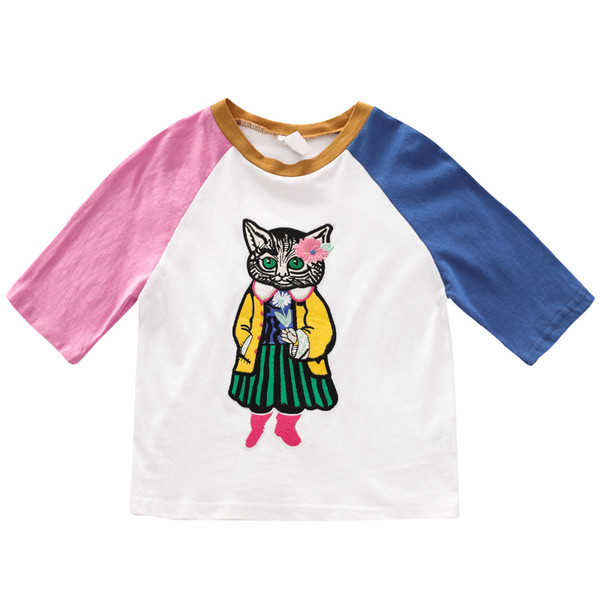 Μοντέρνο παιδικό μπλουζάκι  σε λευκό με εφαρμογές