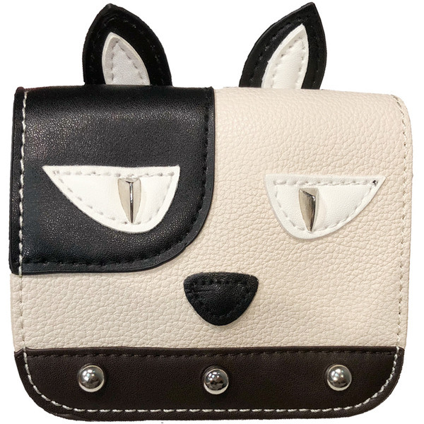 Μια ενδιαφέρουσα μικρή παιδική τσάντα με μια αλυσίδα για τα κορίτσια