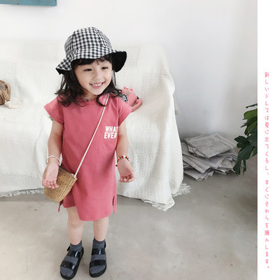 Καθημερινό παιδικό φόρεμα με επιγραφές και κουμπιά στην πλάτη