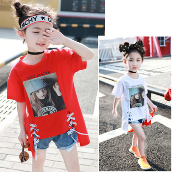 A-συμμετρικό παιδικό t-shirt για ένα κορίτσια με εκτύπωση και λευκό και κόκκινο χρώμα