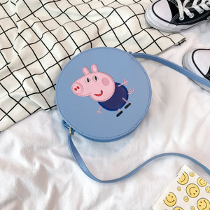 Μία μικρή τσάντα με εκτύπωση και μακριές λαβές κατάλληλη για κορίτσια