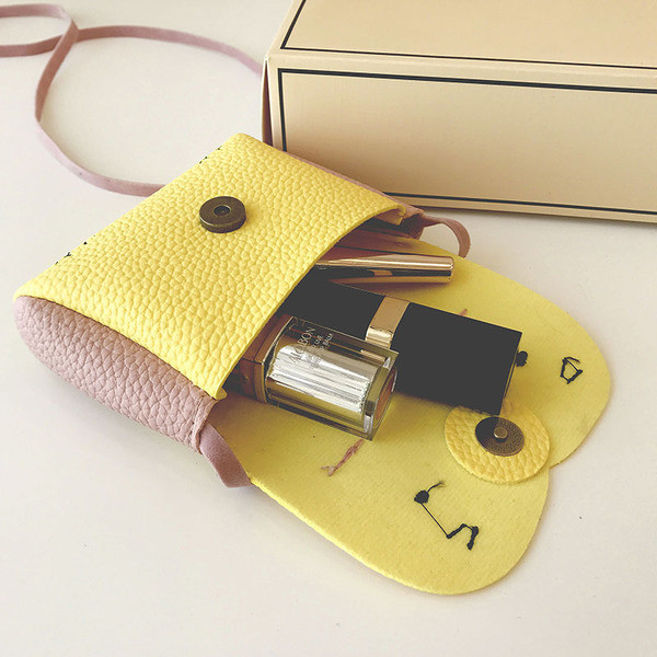 Μικρή τσάντα  για κορίτσια με 3D δερμάτινη διακόσμηση