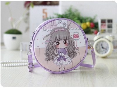 Geanta mica rotunda cu diverse aplicatii potrivita pentru fete