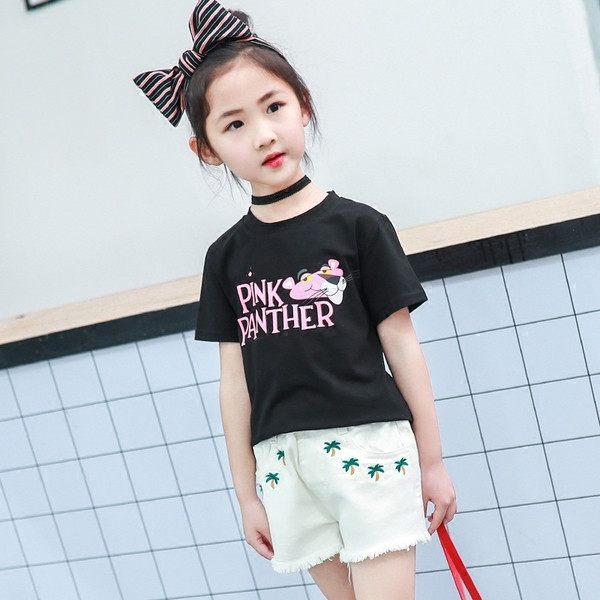 Tricou pentru copii pentru o fată cu o cerere și o inscripție în alb și negru