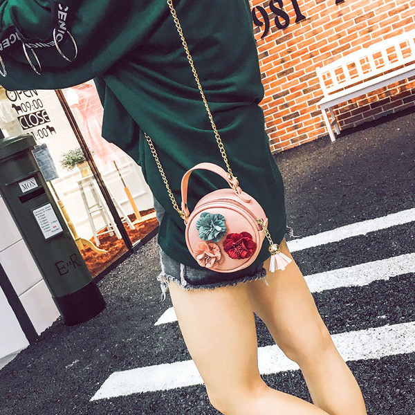 Μικρή στρογγυλή  τσάντα  με 3D διακόσμηση για κορίτσια