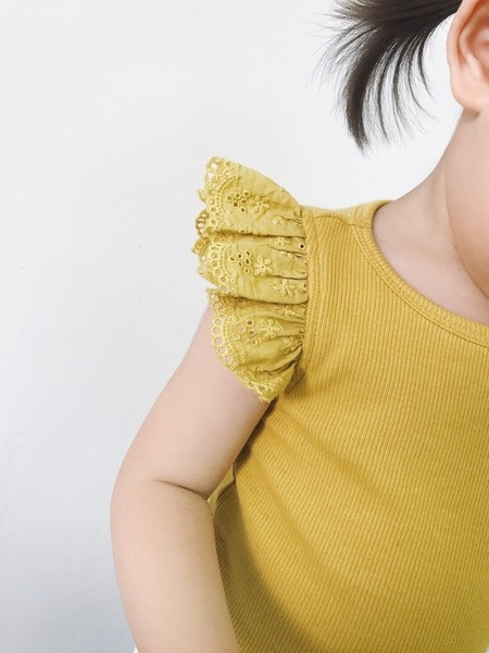 Καθημερινό παιδικό μπλουζάκι σε τρία χρώματα