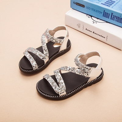 Παιδικά σανδάλια γυαλιστερά για τα κορίτσια σε τέσσερα χρώματα