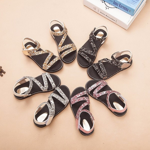 Παιδικά σανδάλια γυαλιστερά για τα κορίτσια σε τέσσερα χρώματα