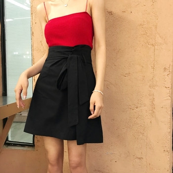 Κομψή γυναικεία φούστα με υψηλή μέση και κορδέλα στη μέση